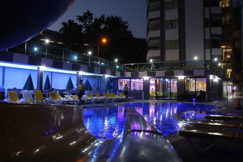 Merlin Beach Park Hotel Tosmur 外观 照片