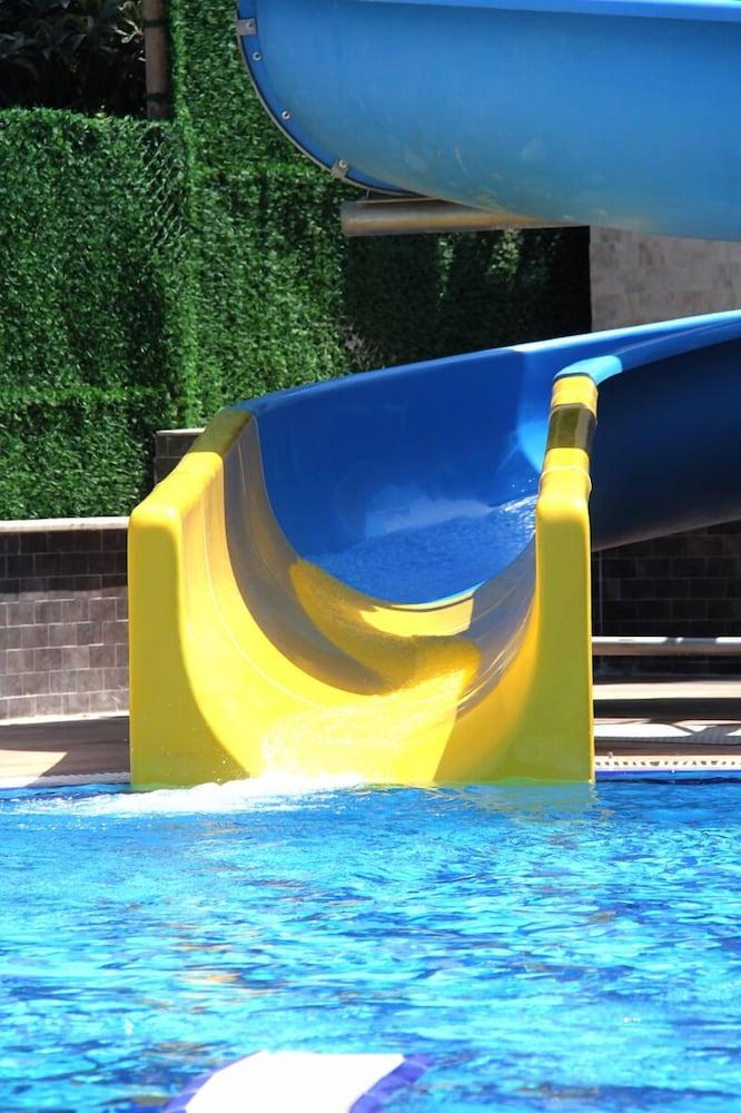 Merlin Beach Park Hotel Tosmur 外观 照片